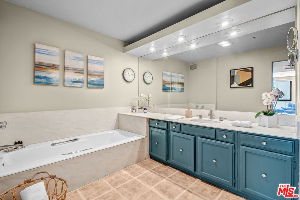 10790 Wilshire Boulevard 404 Property Photo 21