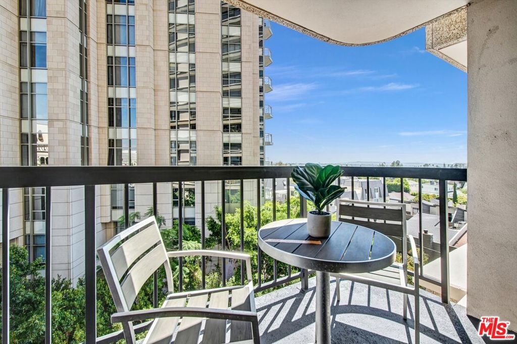 10790 Wilshire Boulevard 404 Property Photo 27