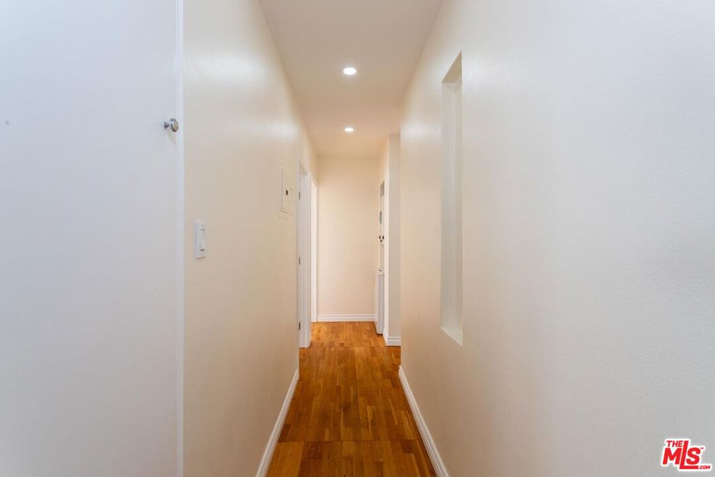 200 W Palmer Avenue C Property Photo 10