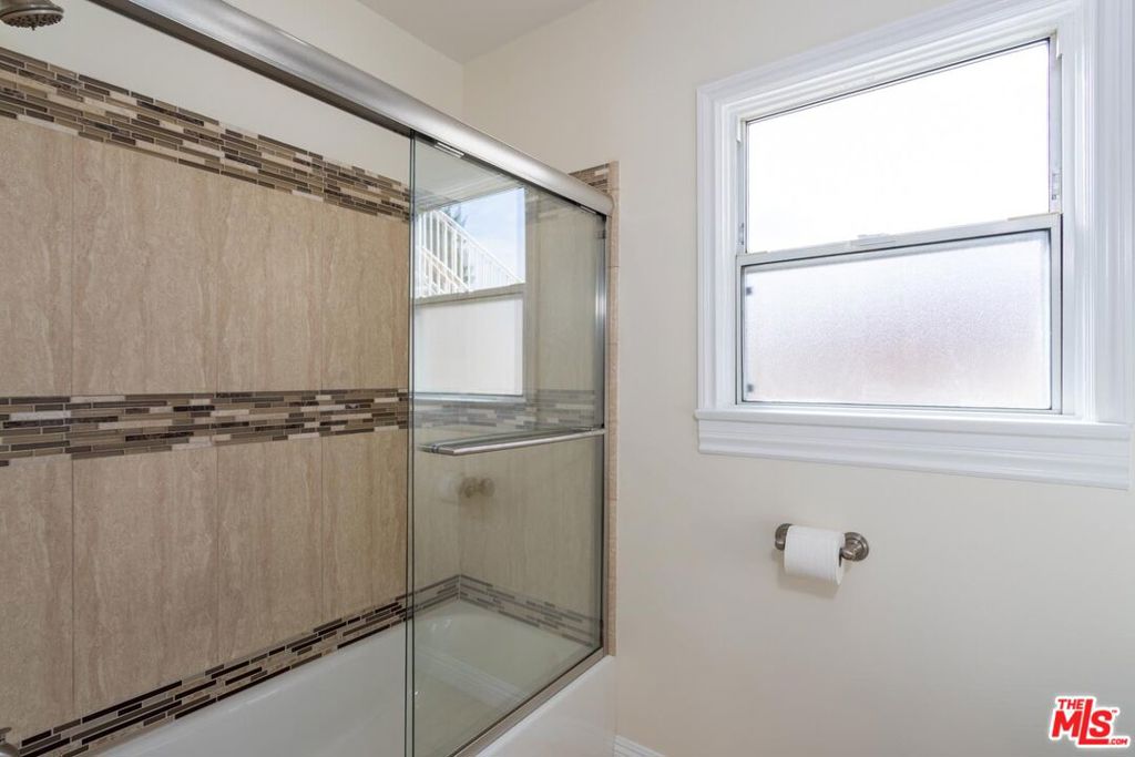 200 W Palmer Avenue C Property Photo 15