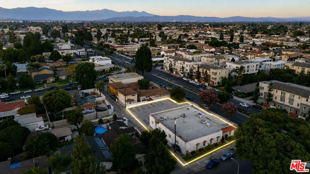 10631 Paramount Boulevard Property Photo 2