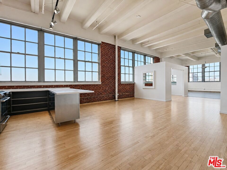 1850 Industrial Street 411 Property Photo 9