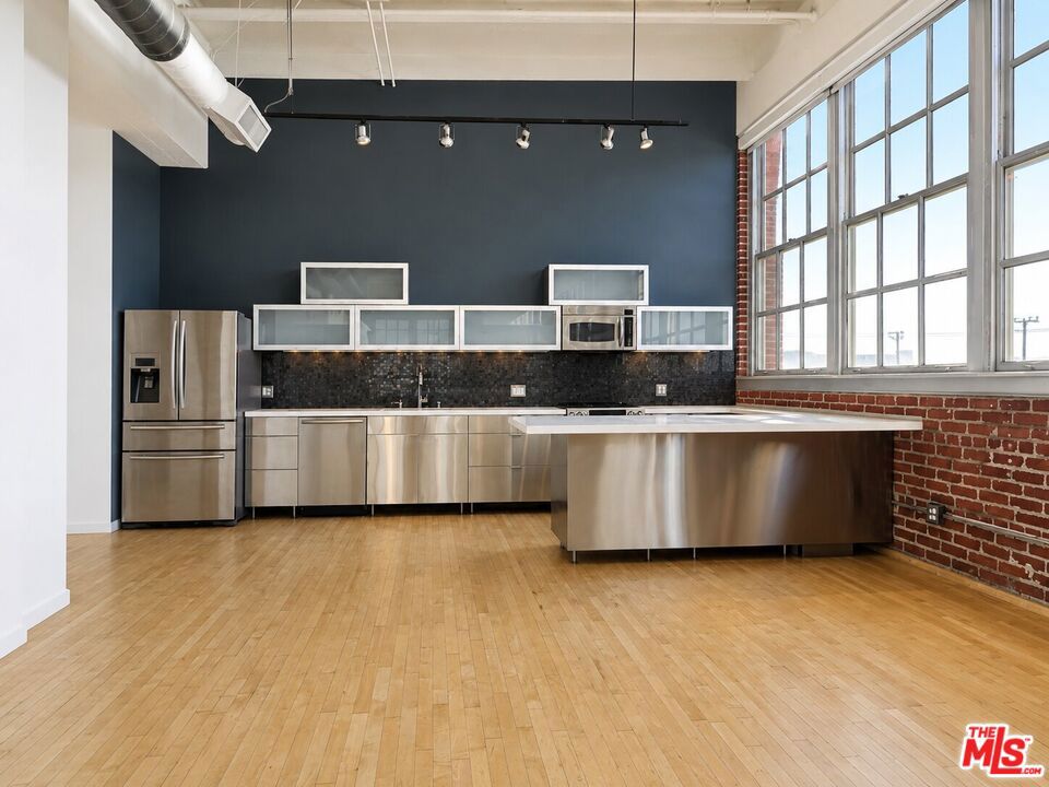 1850 Industrial Street 411 Property Photo 11