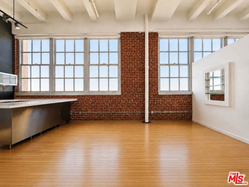 1850 Industrial Street 411 Property Photo 19