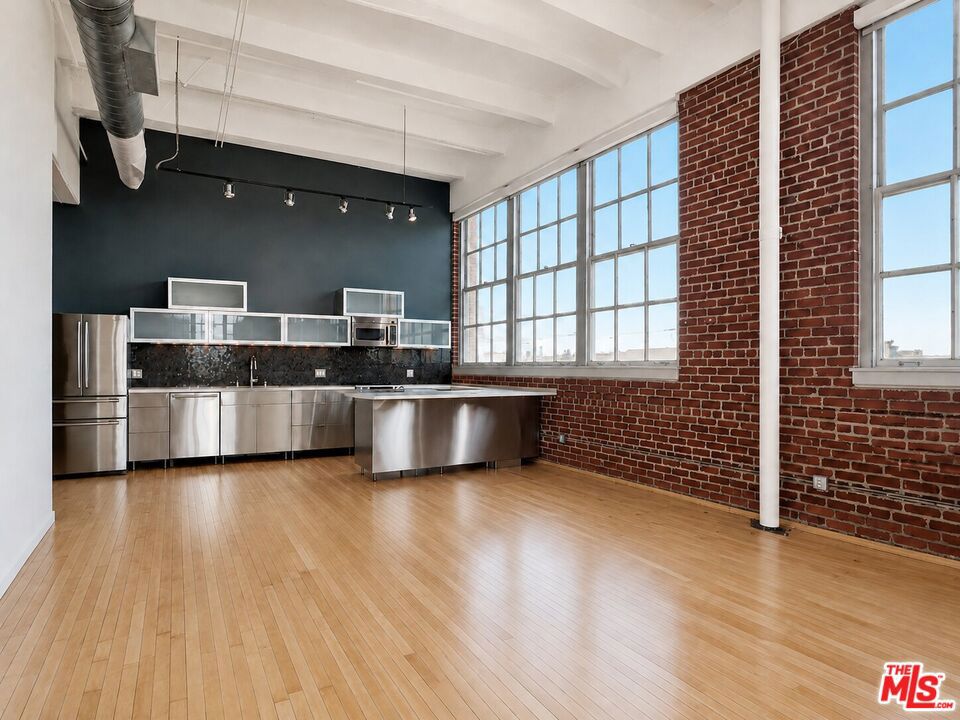 1850 Industrial Street 411 Property Photo 21