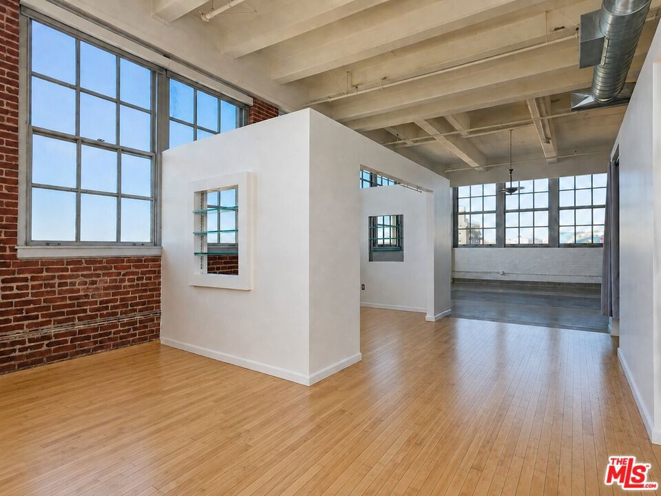 1850 Industrial Street 411 Property Photo 22