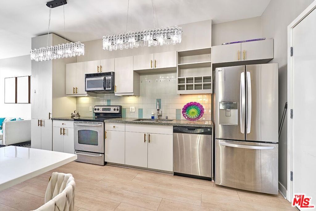 3810 Wilshire Boulevard 408 Property Photo 7