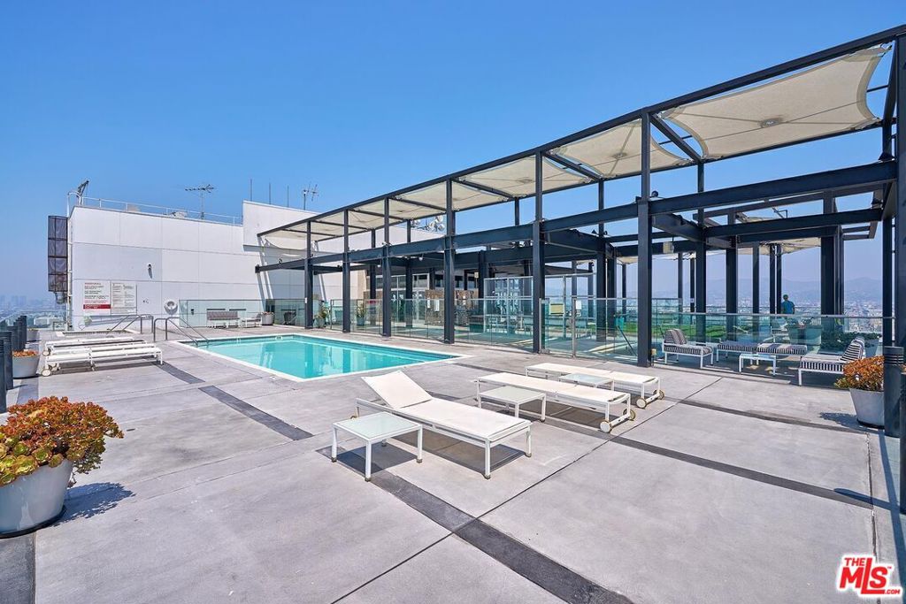 3810 Wilshire Boulevard 408 Property Photo 27