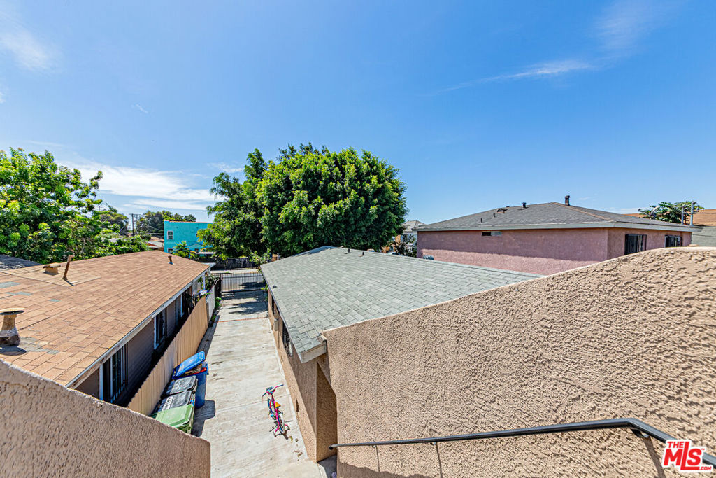 223 E 55th Street Property Photo 6