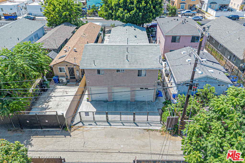 223 E 55th Street Property Photo 18