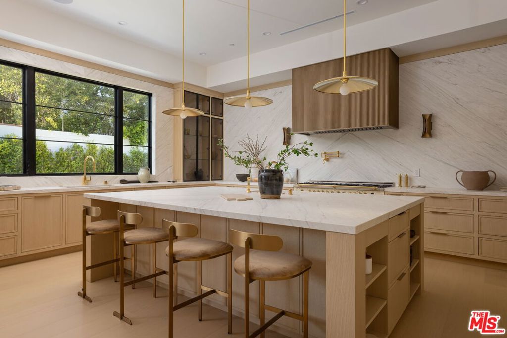 12041 Coyne Street Property Photo 12