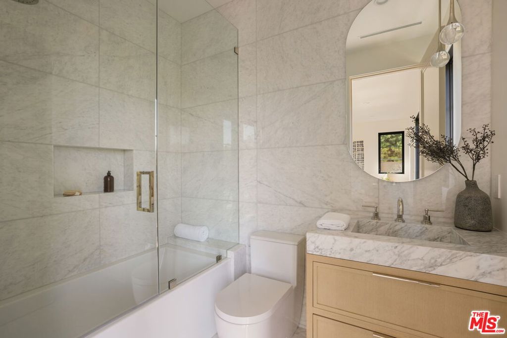 12041 Coyne Street Property Photo 33