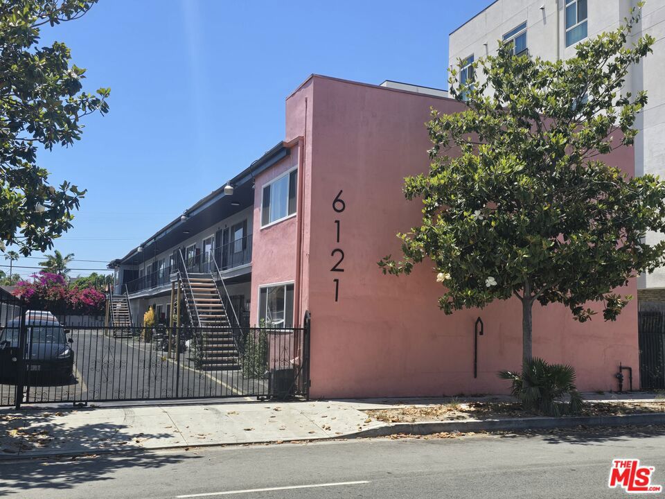 6121 Crenshaw Boulevard Property Photo 1