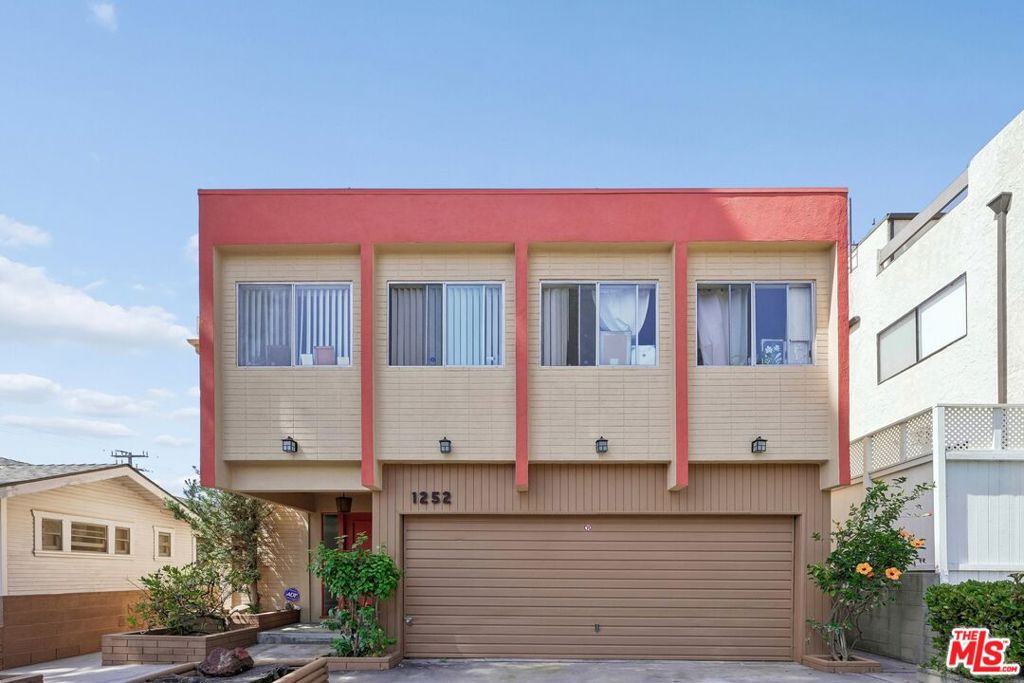 1252 23rd Street Property Photo 2