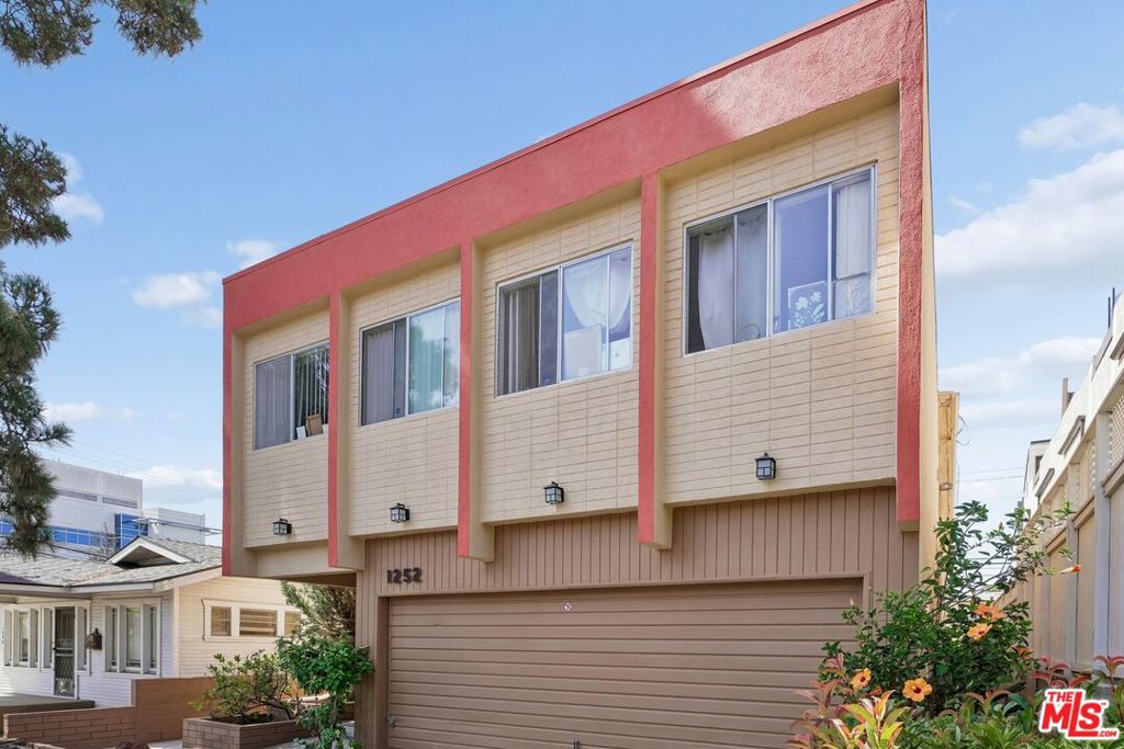 1252 23rd Street Property Photo 3
