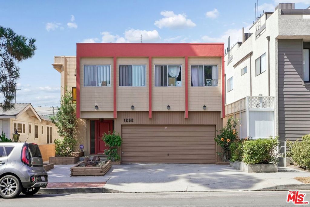1252 23rd Street Property Photo 4