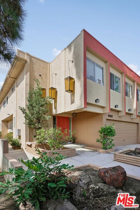 1252 23rd Street Property Photo 15