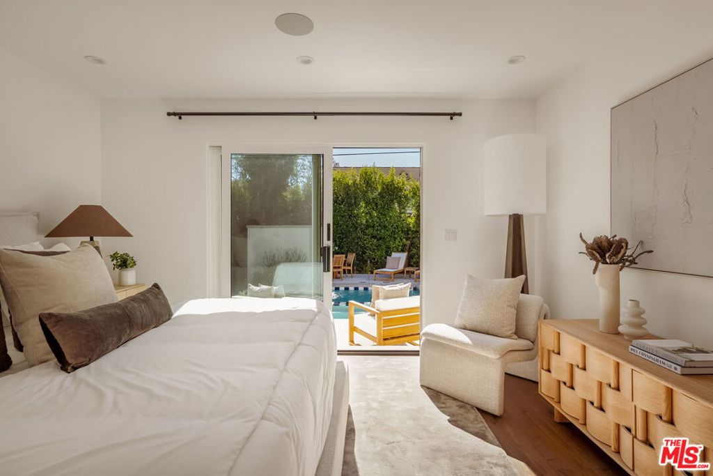 133 N La Jolla Avenue Property Photo 14