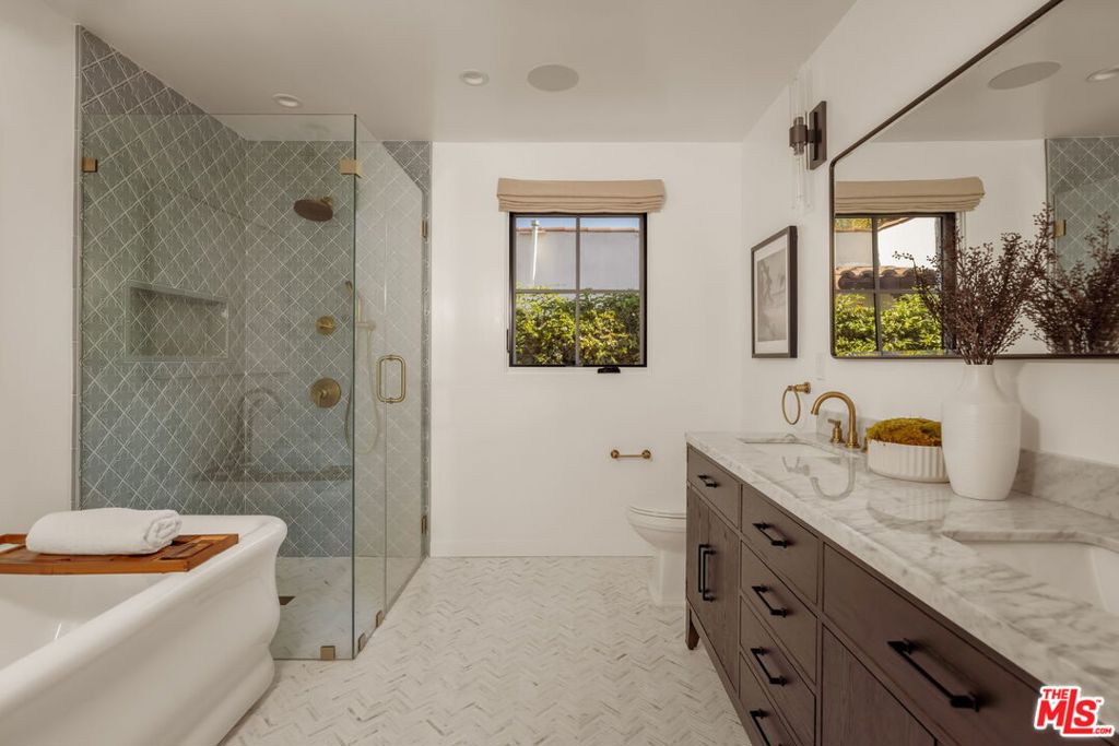 133 N La Jolla Avenue Property Photo 16