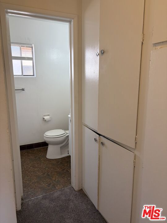 510 W Hyde Park Boulevard 6 & 9 Property Photo 4