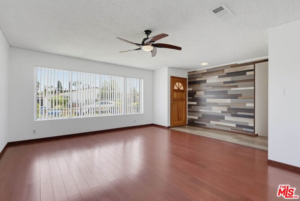 23311 Broadwell Avenue Property Photo 6