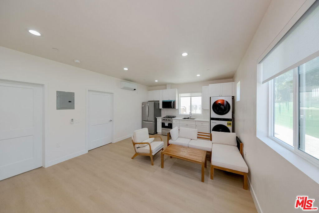 237 N Chicago Street Property Photo 1