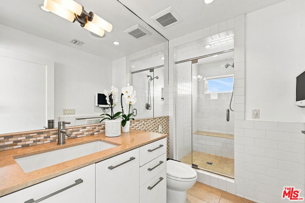 24742 Malibu Road Property Photo 11