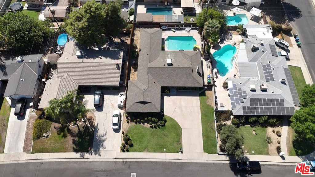 3774 Dalehurst Drive Property Photo 2