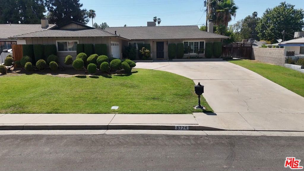 3774 Dalehurst Drive Property Photo 3