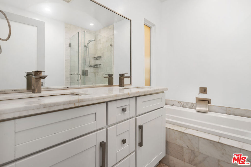 8547 Cashio Street Property Photo 15
