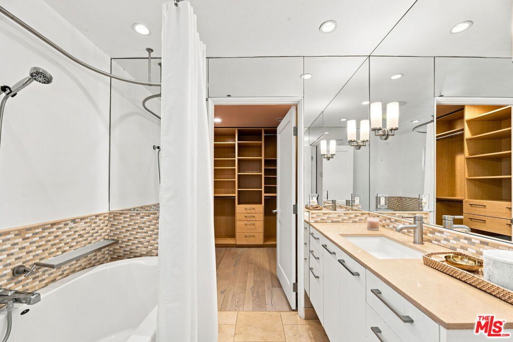 24742 Malibu Road Property Photo 9