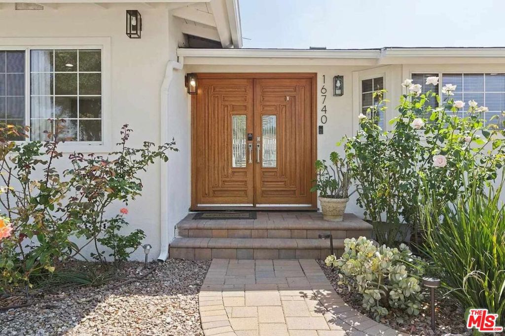 16740 Bermuda Street Property Photo