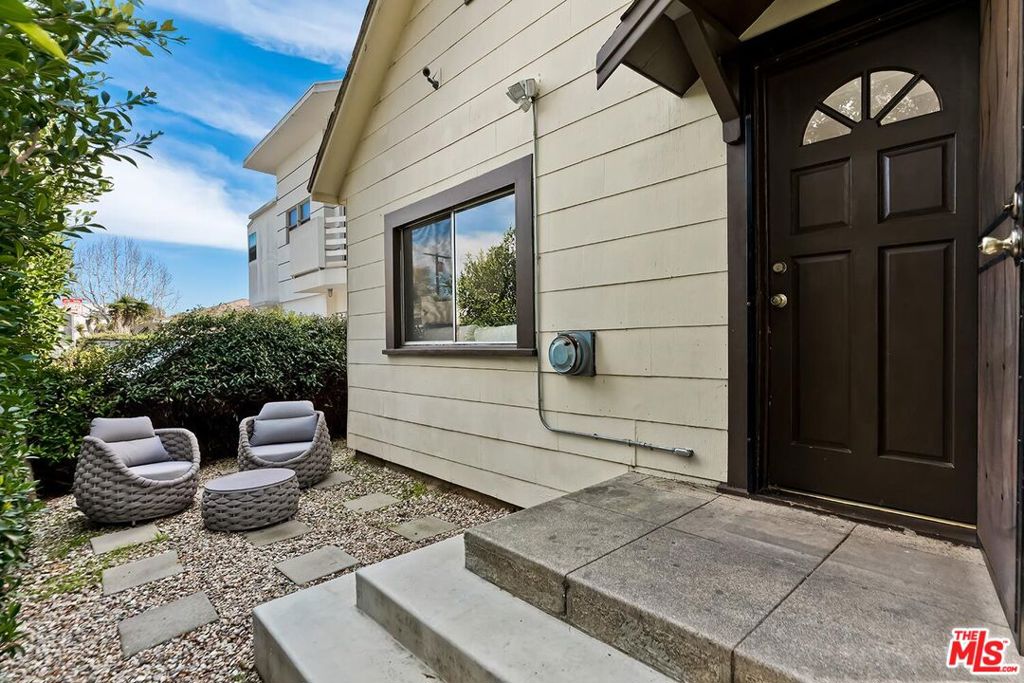 1921 6th Street Property Photo 2