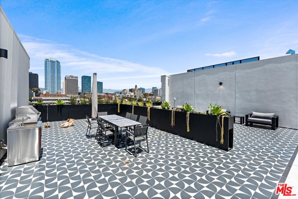 904 S New Hampshire Avenue 605 Property Photo 8