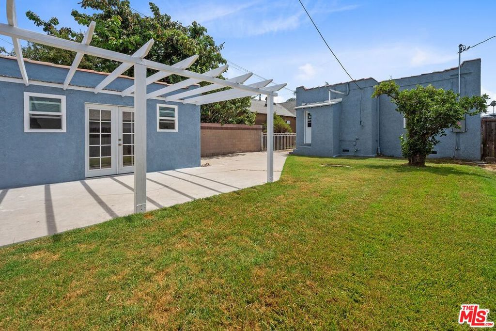 1919 W 65th Place Property Photo 15