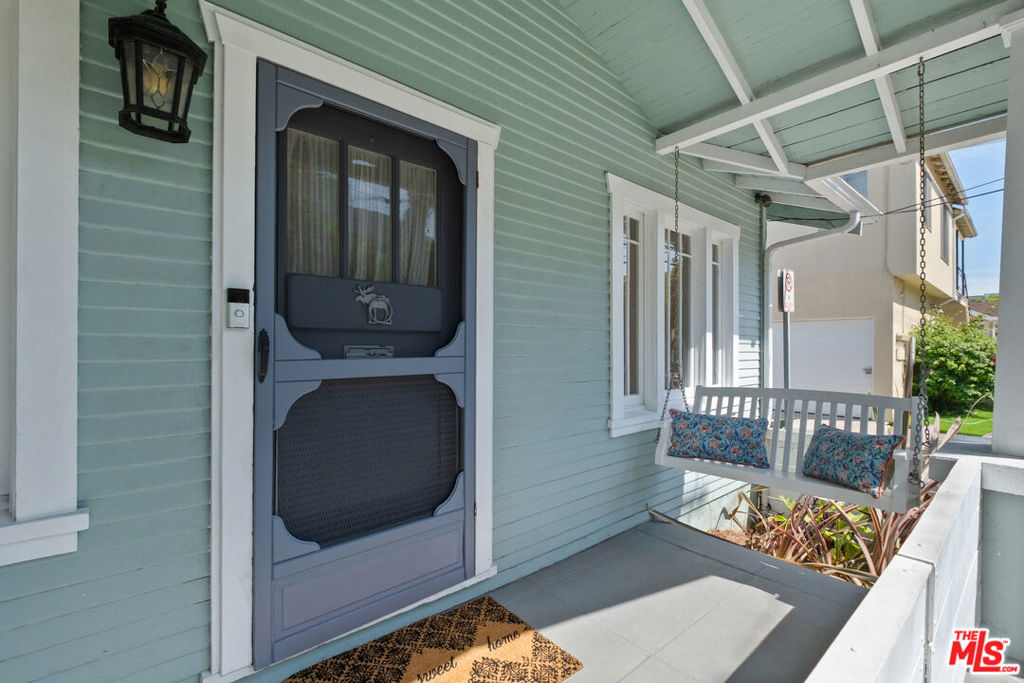 2213 Arizona Avenue Property Photo 2