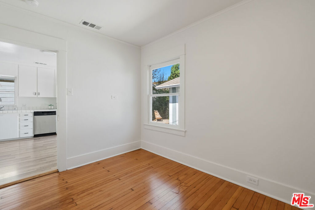 2213 Arizona Avenue Property Photo 10