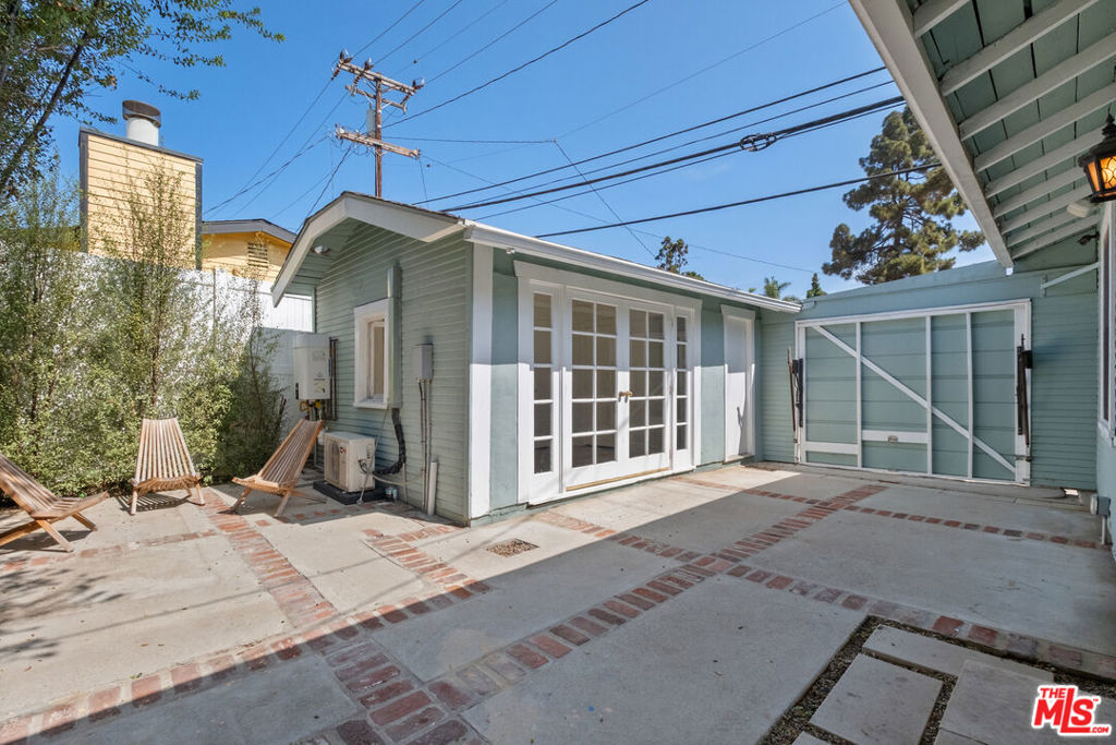 2213 Arizona Avenue Property Photo 13