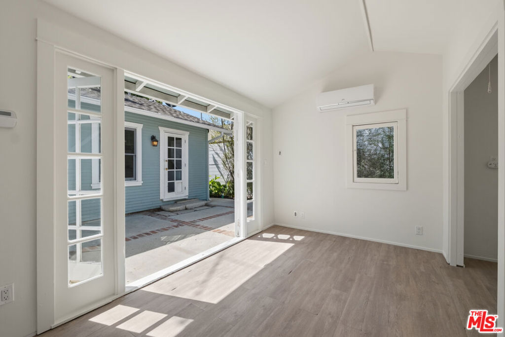 2213 Arizona Avenue Property Photo 20