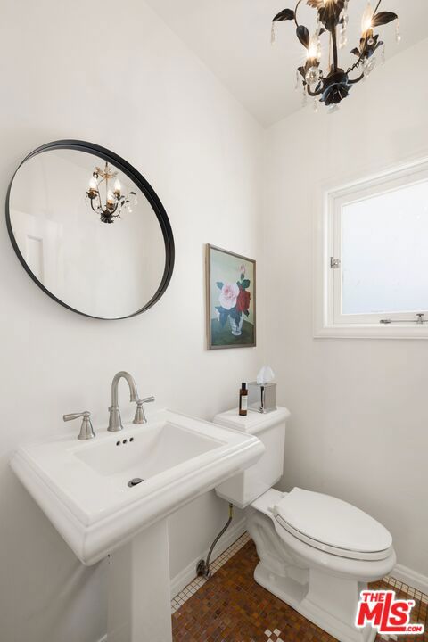200 S Mccarty Drive Property Photo 5