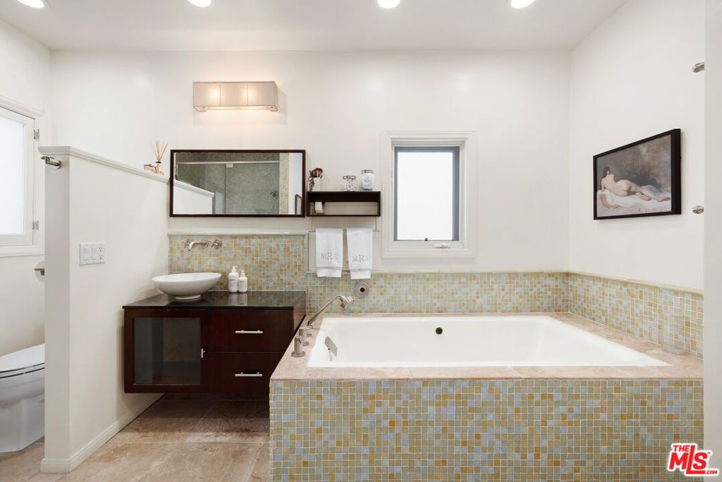 200 S Mccarty Drive Property Photo 17
