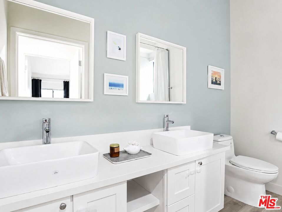 2479 Lake View Avenue Property Photo 12
