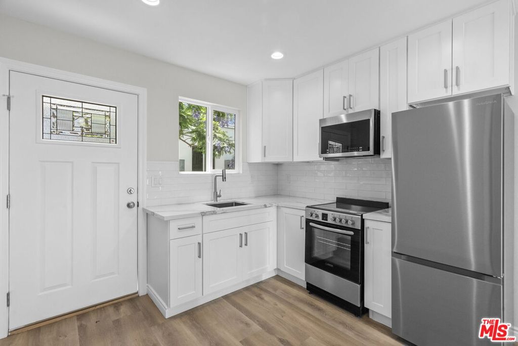 1745 W 39th Street Property Photo 16