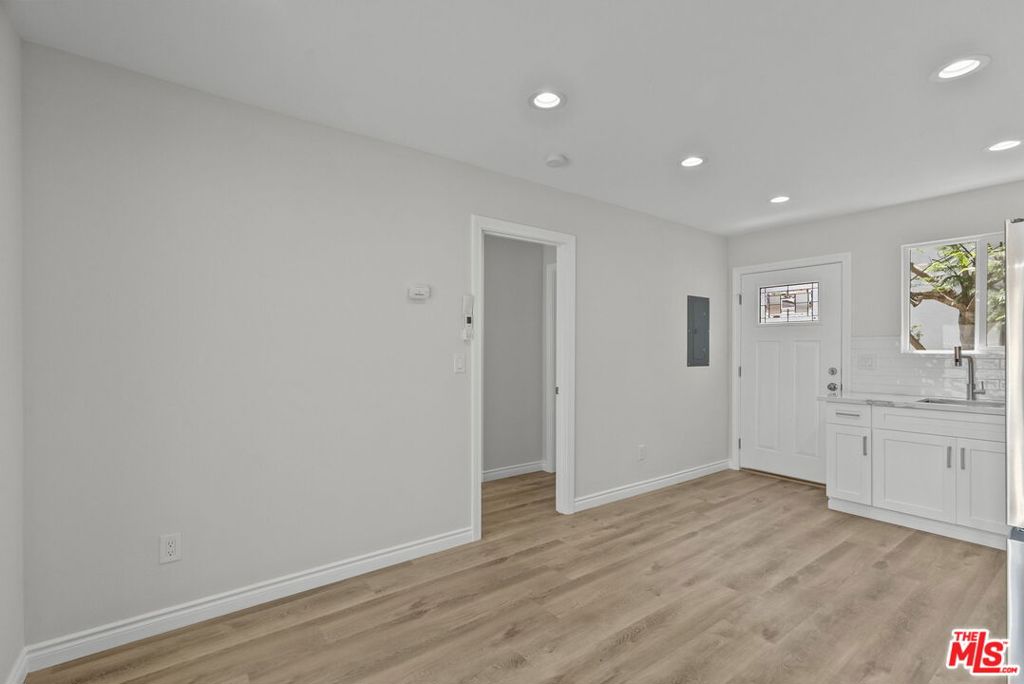 1745 W 39th Street Property Photo 20