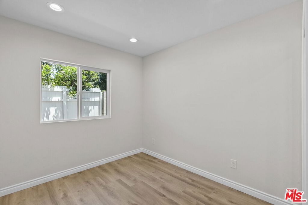 1745 W 39th Street Property Photo 21