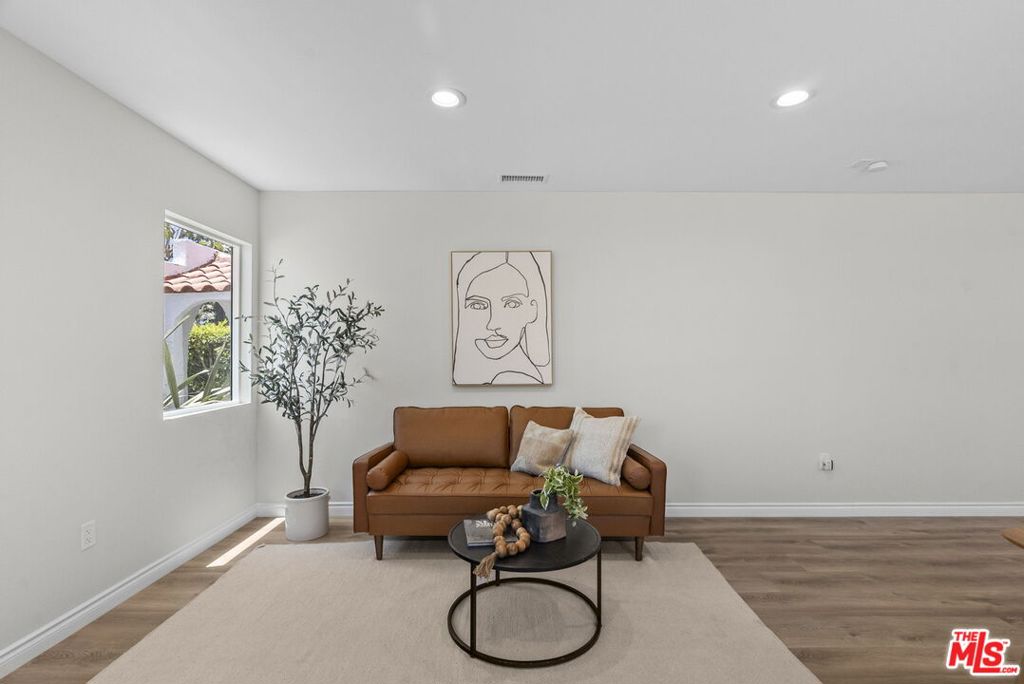 1745 W 39th Street Property Photo 33