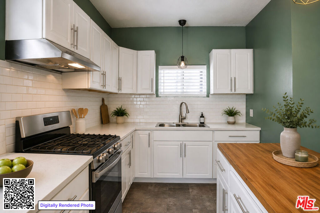 547 N St Louis Street Property Photo 4
