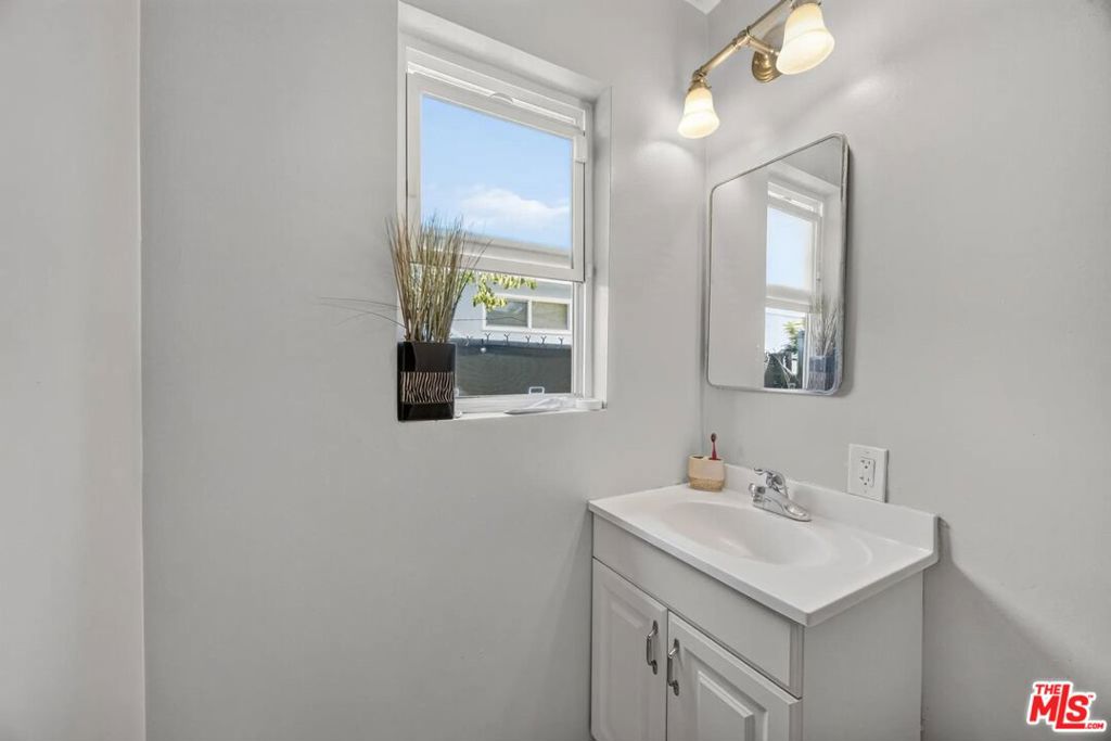 807 Shalimar Drive Property Photo 28