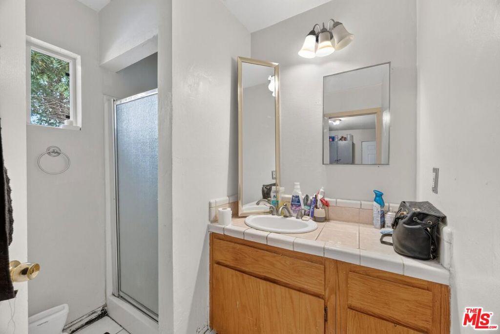 807 Shalimar Drive Property Photo 40