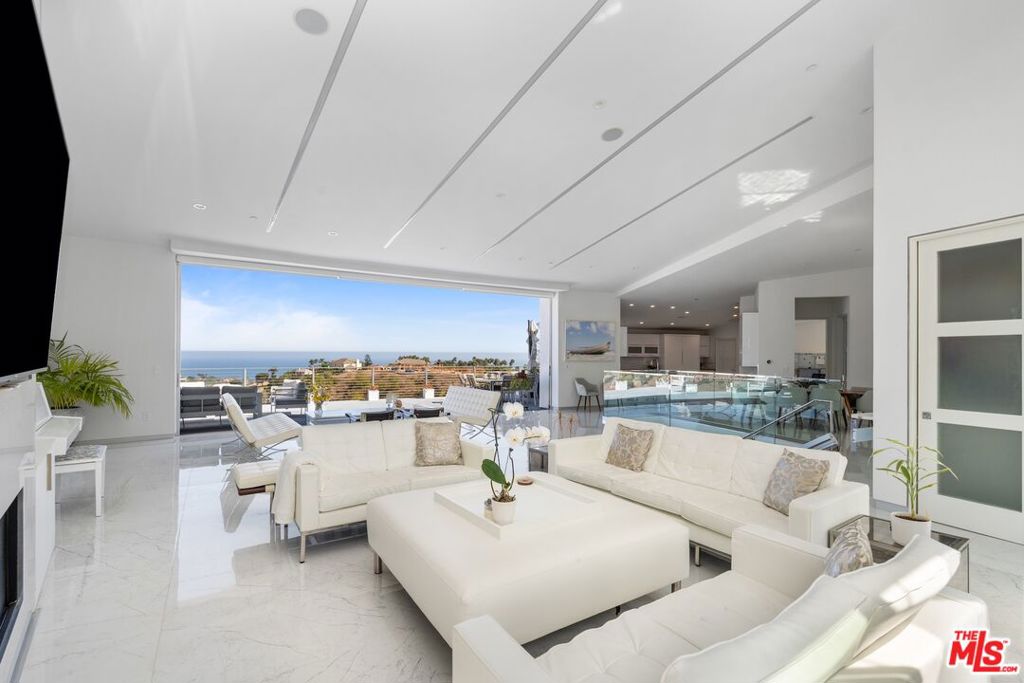 28405 Via Acero Street Property Photo 3